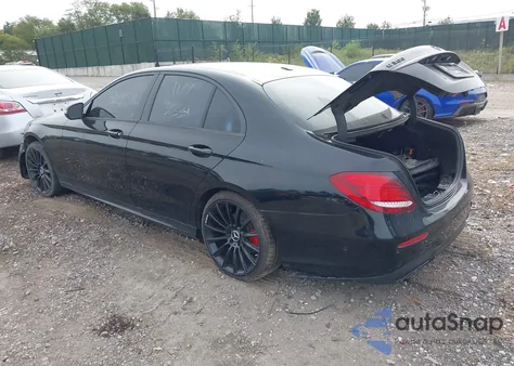 2017 Mercedes-Benz E 300 4Matic из США, поврежденный, VIN WDDZF4KB3HA142320